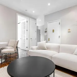  Apartment Gorgeous & Bright 3bdr & 1bth In Midtown Manhattan United States